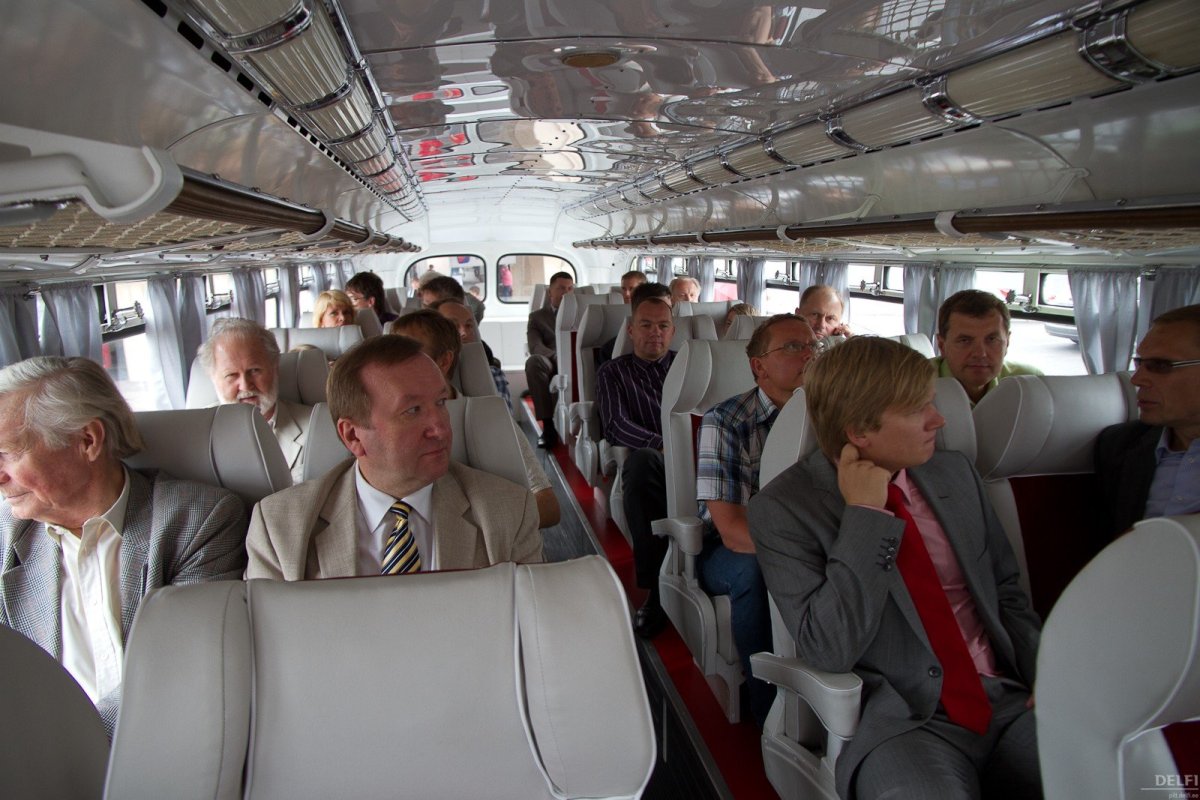 ЗИС 127 салон