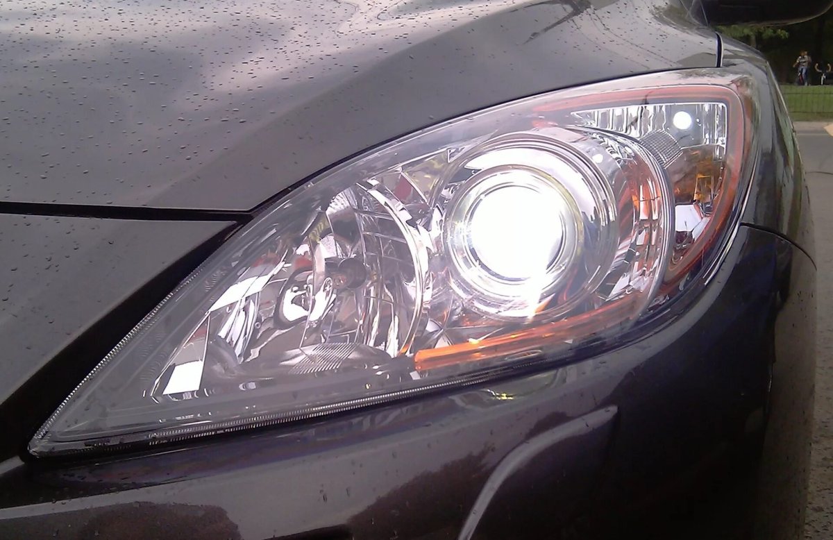 Лампы на Мазда 3 BK биксенон