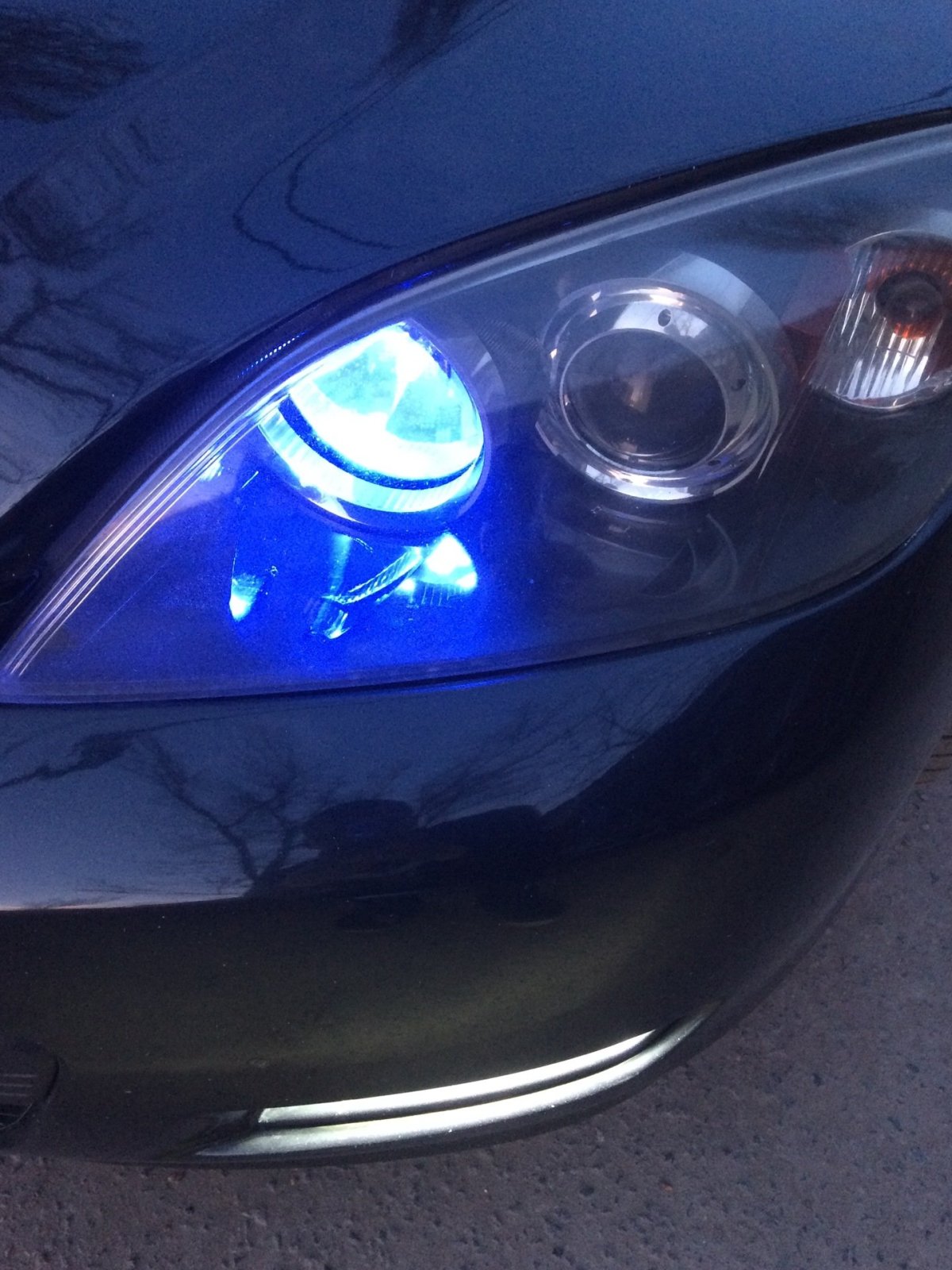 Лампа ближнего света Мазда 3 БК 2008