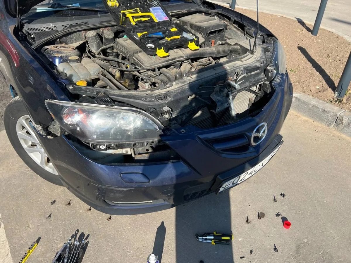 Мазда 3 BK 2008 замена ксеноновой лампы