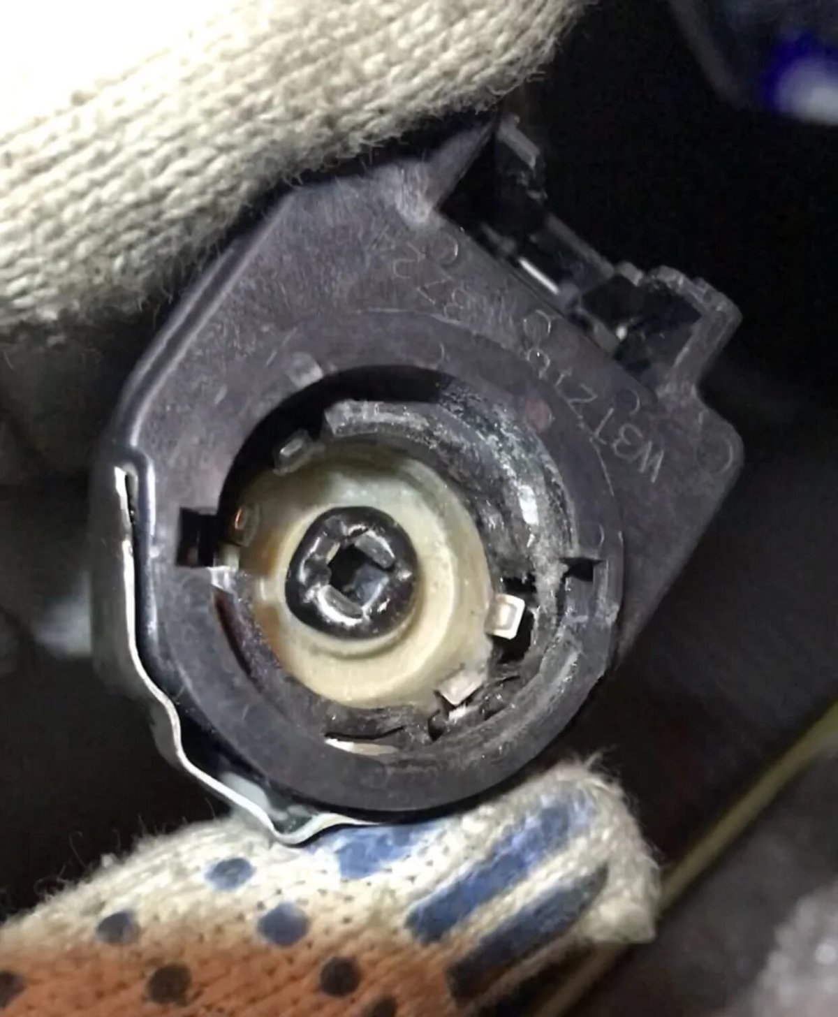 Лампа ближнего света Мазда 3 BK 2007