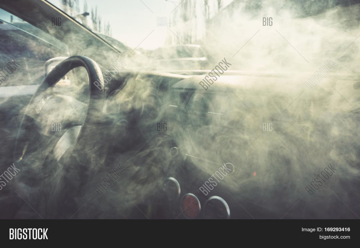 В салоне дым