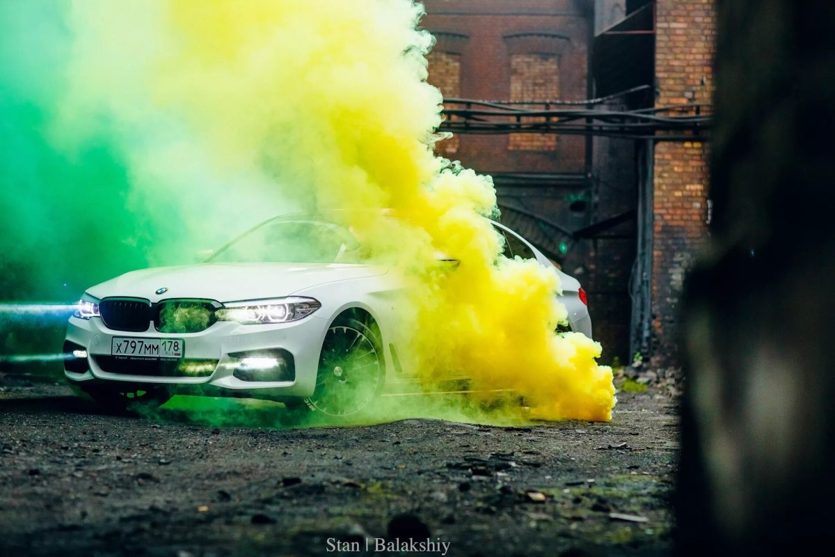 БМВ м5 дрифт неон