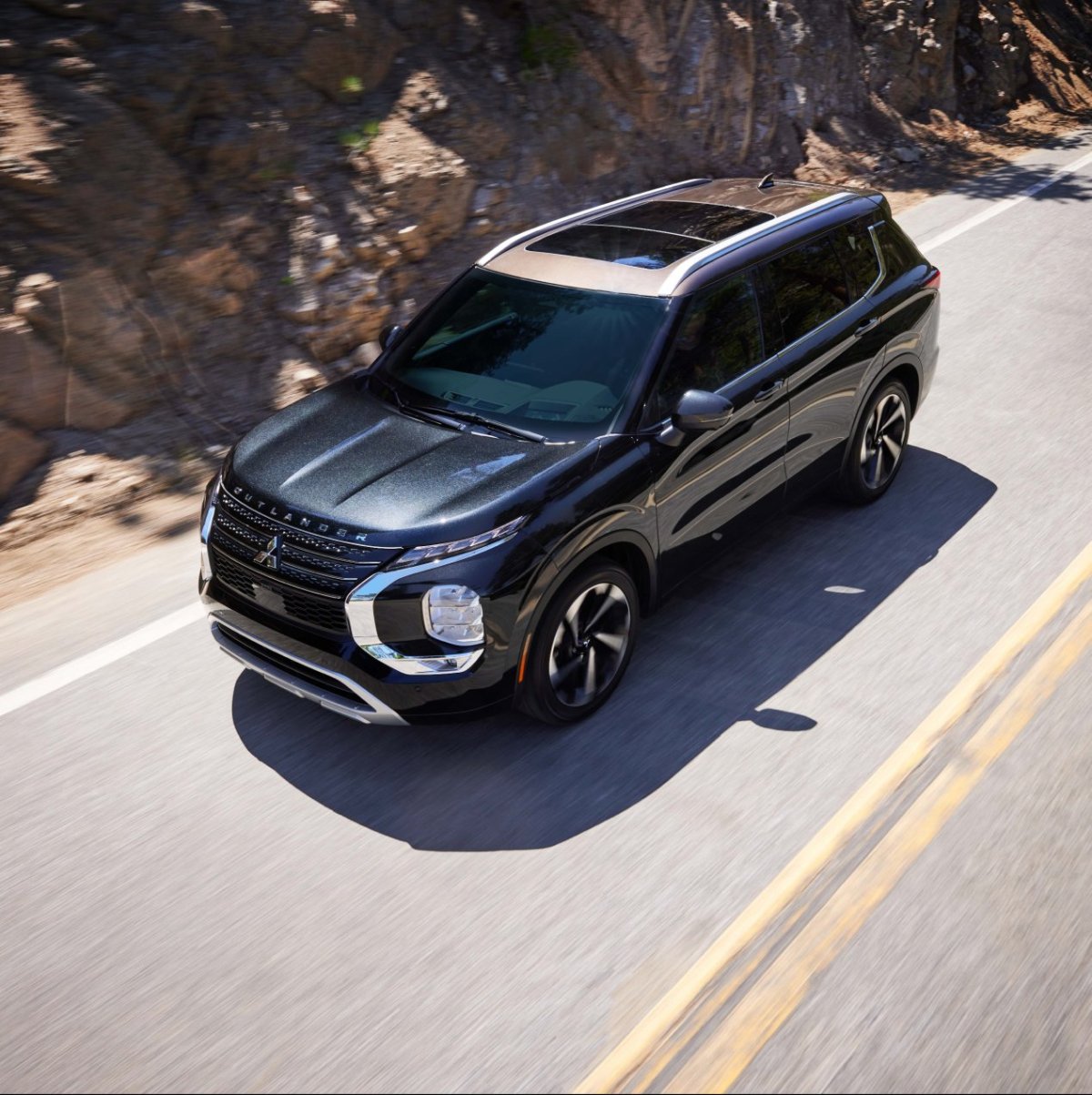 Митсубиси Аутлендер 2023