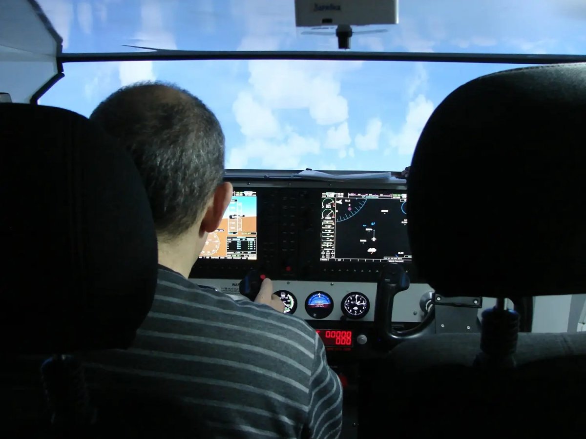 Авиатренажер SSJ 100