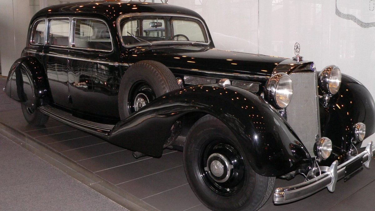 Мерседес Бенц 770 w150