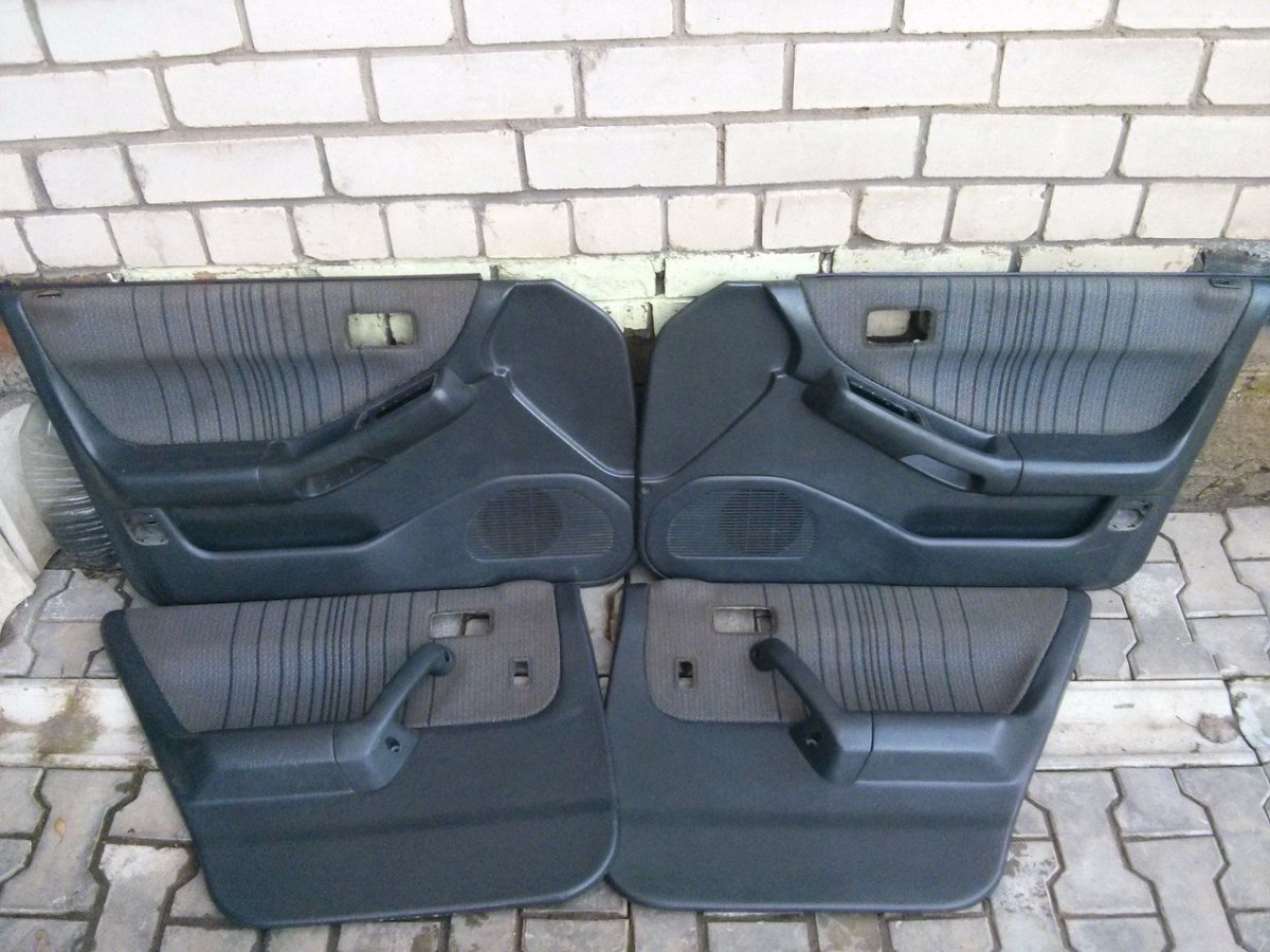 Mazda 323 f ba дверные карты