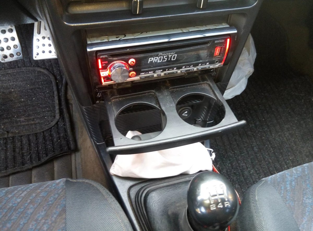 Подстаканники в мазду 323