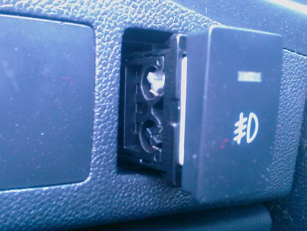 Кнопка ПТФ Хендай Гетц