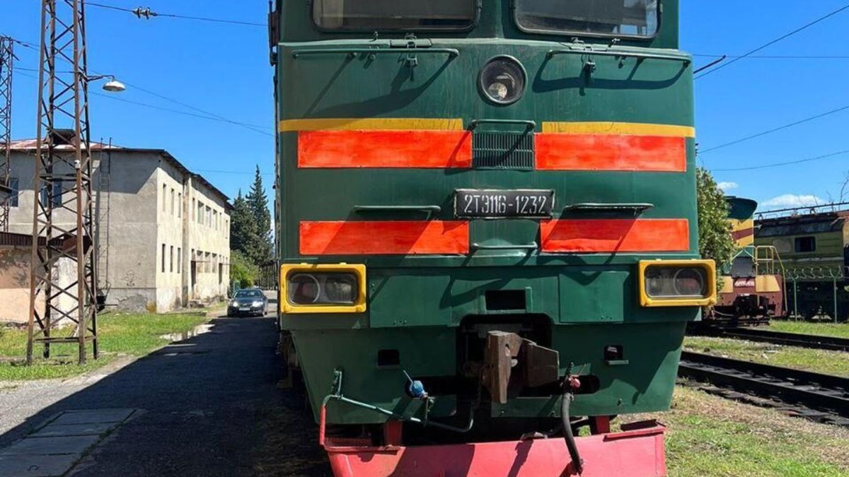 Двухсекционный Локомотив