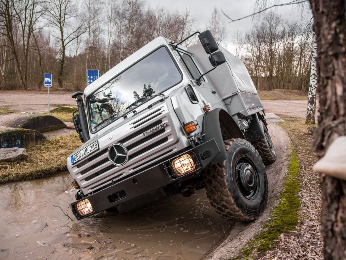 Mercedes Unimog u4000