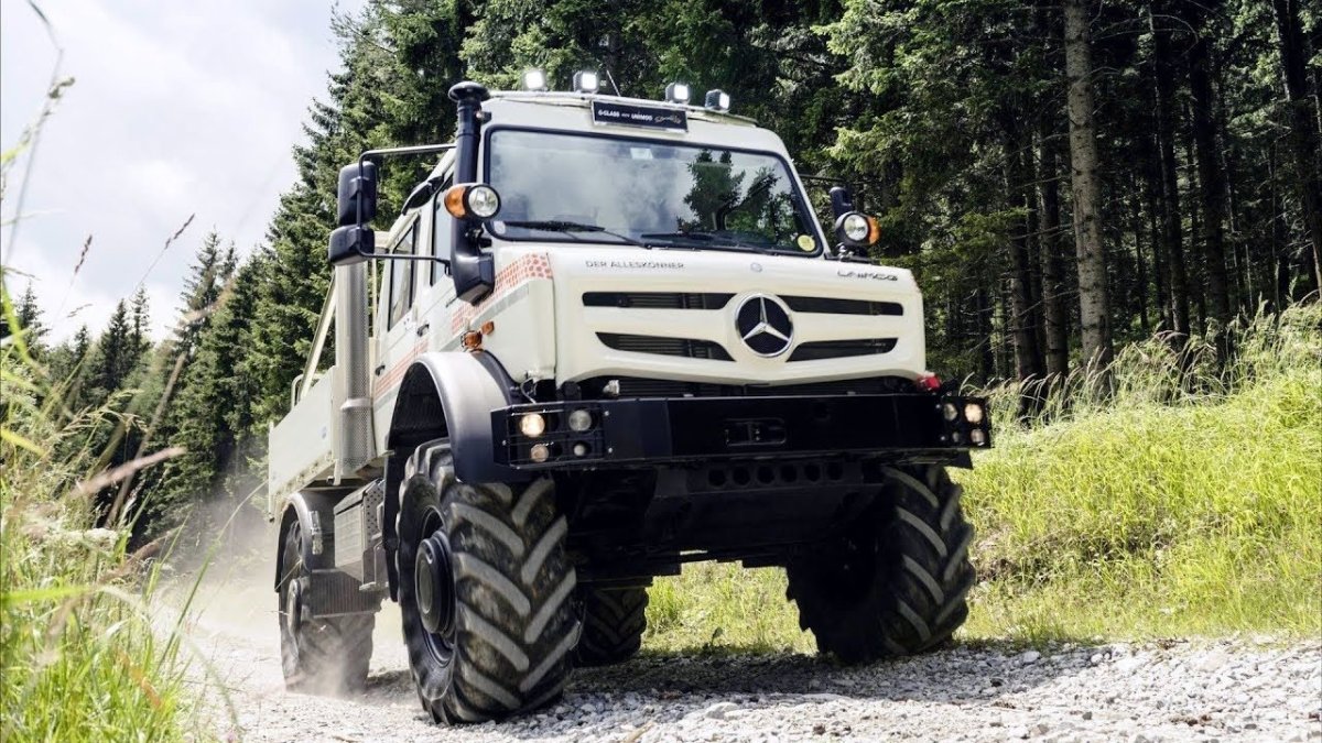 Мерседес Унимог 2020