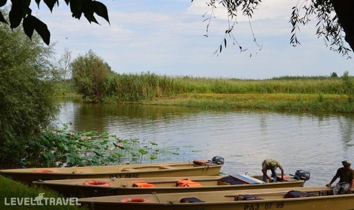 Турбазы Астраханской области золотой Лотос