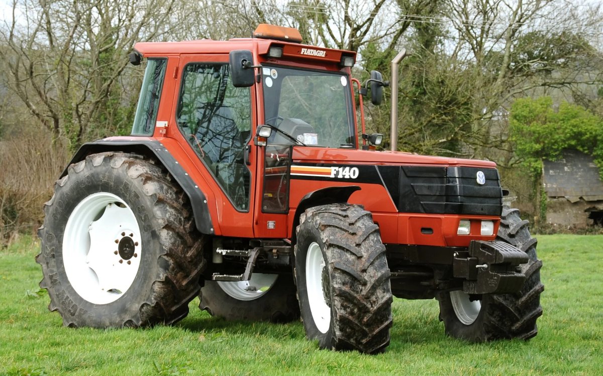 Трактор Fiat 90