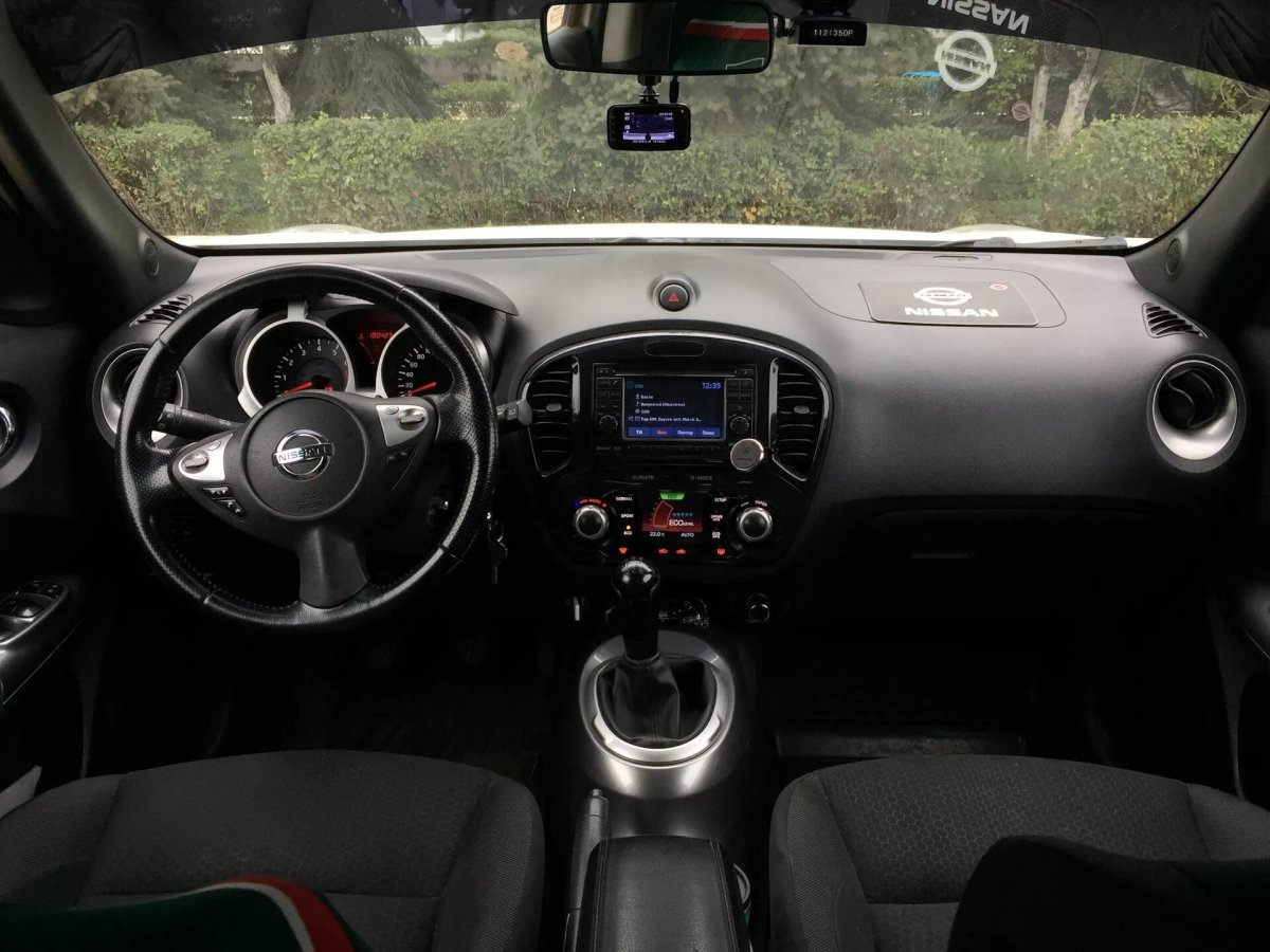 Ниссан Джук 2011 салон