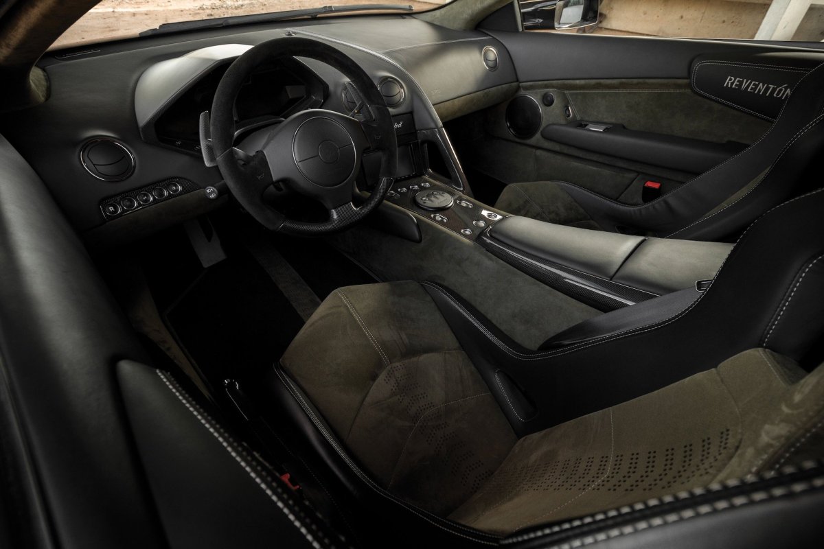 Ламборджини Ревентон