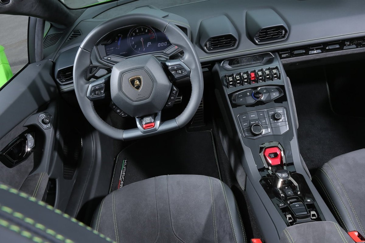 Lamborghini Huracan LP 610-4 салон
