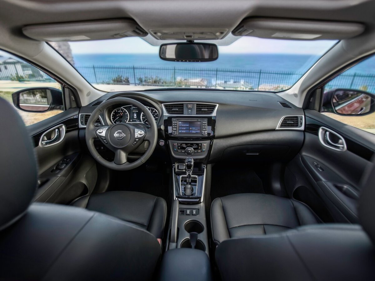 Nissan Sentra 2016 год