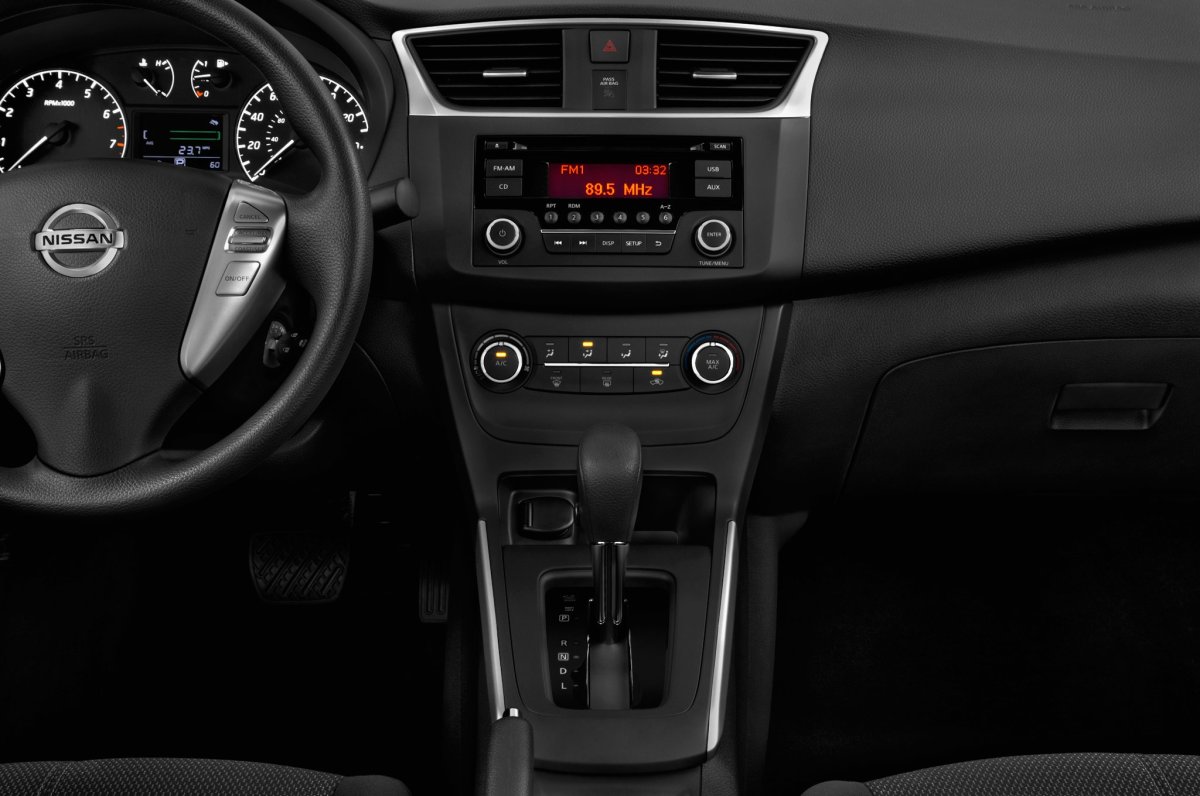 Панель Ниссан Сентра 2014
