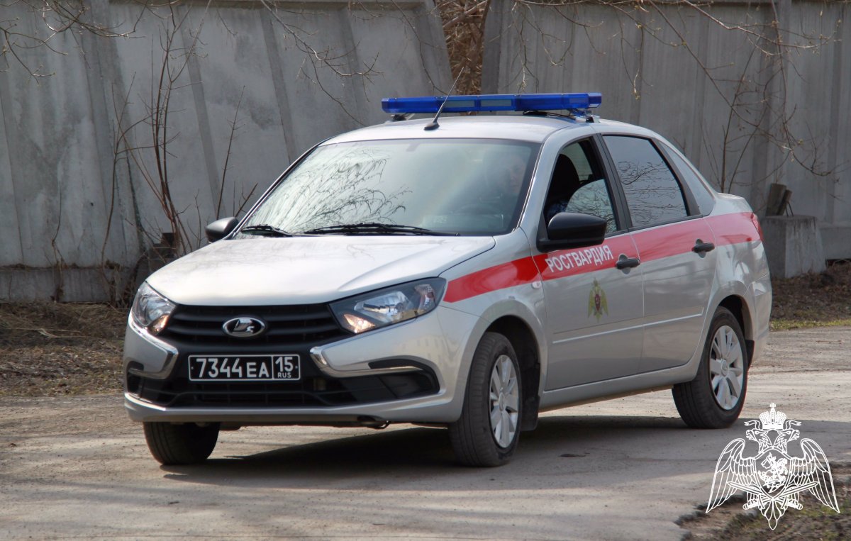 Машина Росгвардии Лада