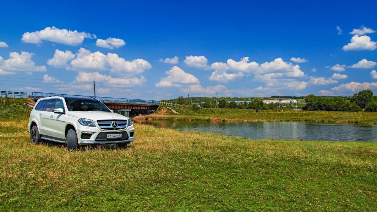 Мерседес на природе