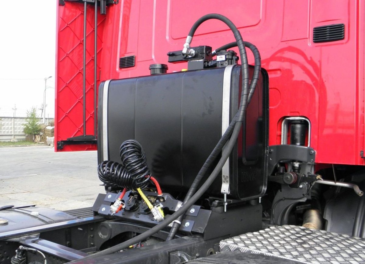 Гидрофикация седельного тягача МАЗ