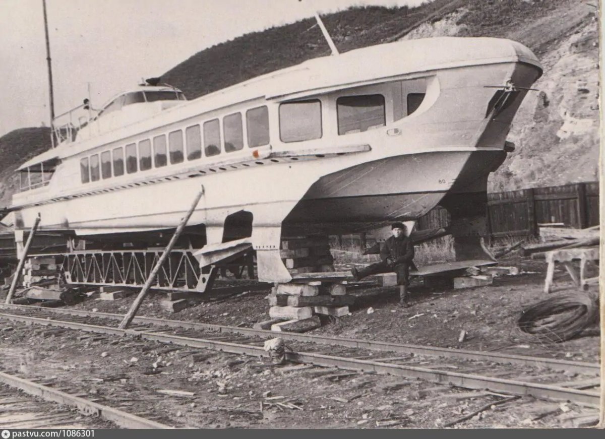 Теплоход ракета-102