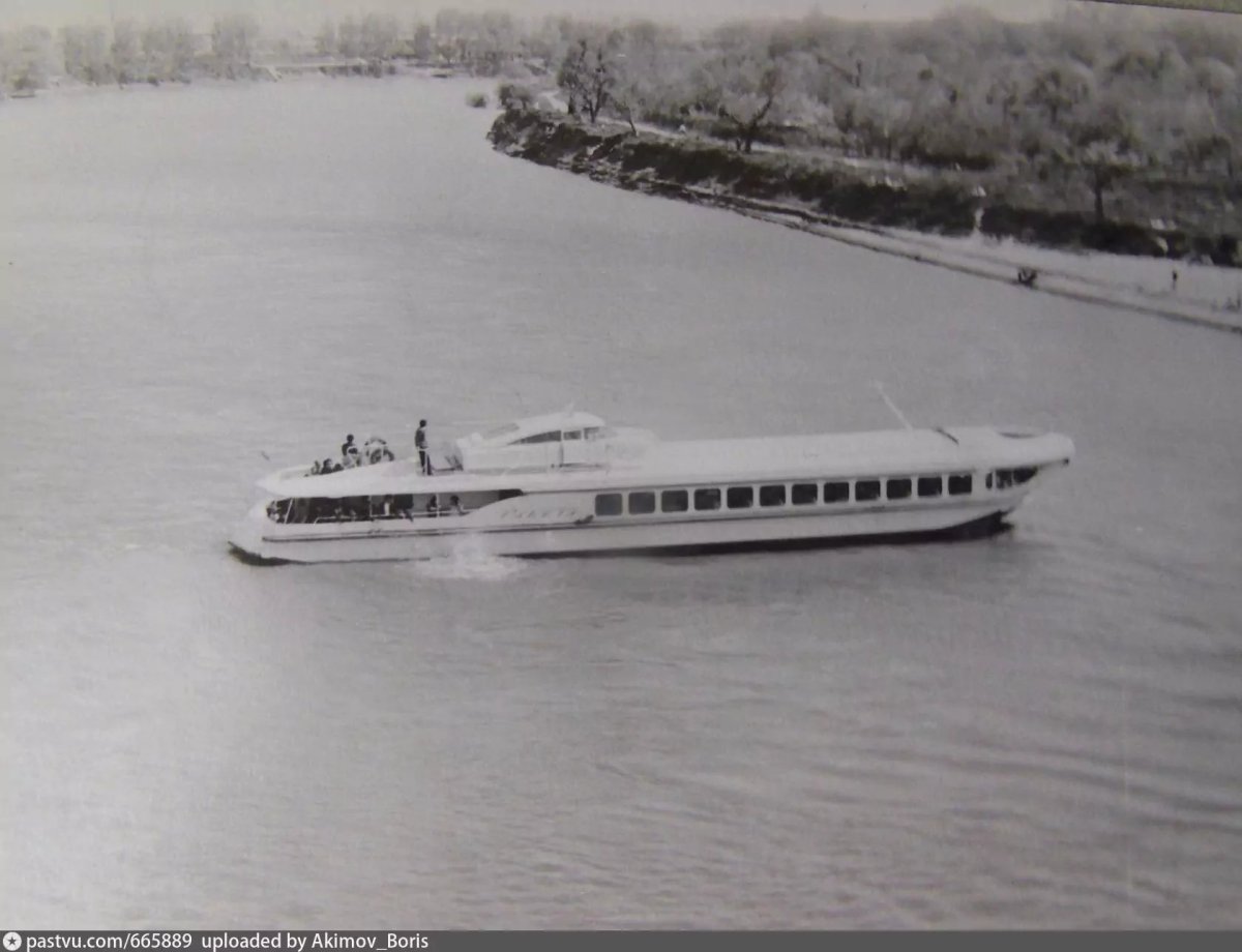 Теплоход Молдавия Бендеры