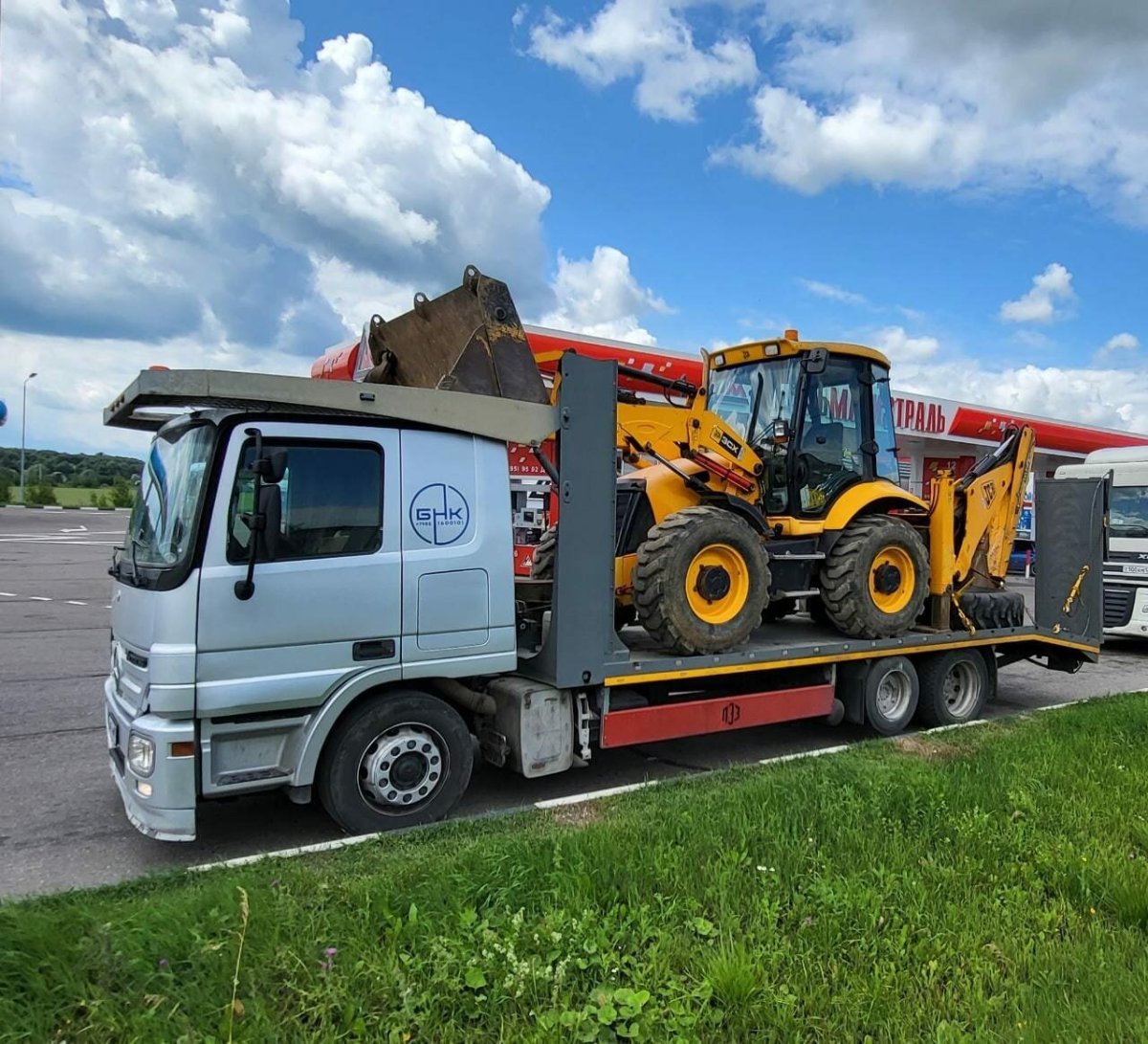 Грузовой трал эвакуатор Вольво