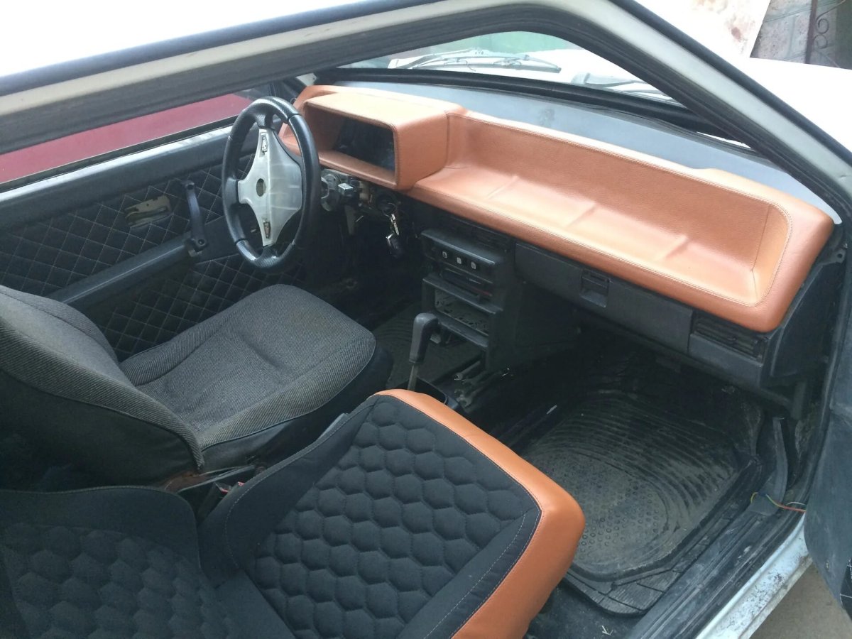 ВАЗ 2108 черный салон