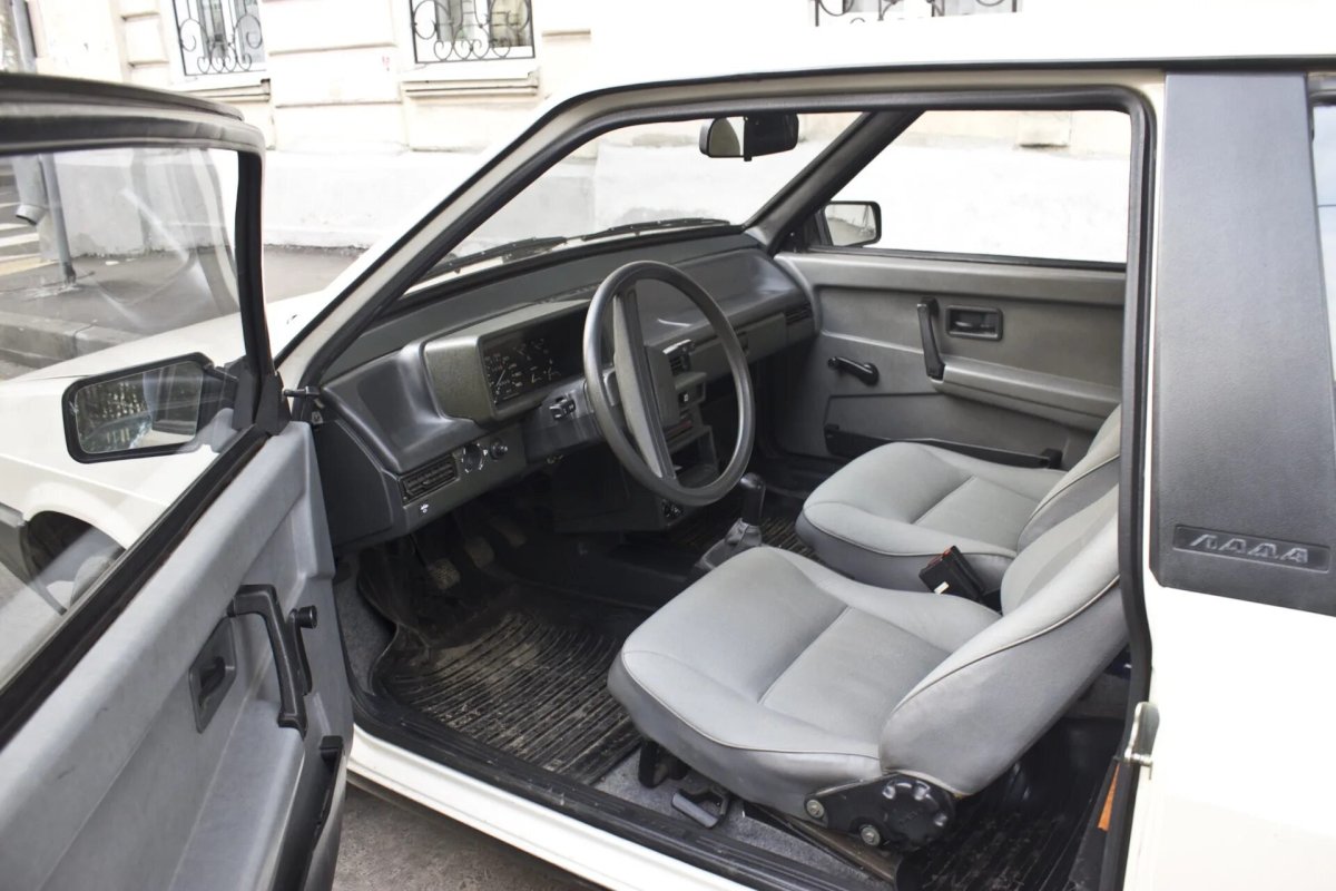 Серый салон ВАЗ 2108