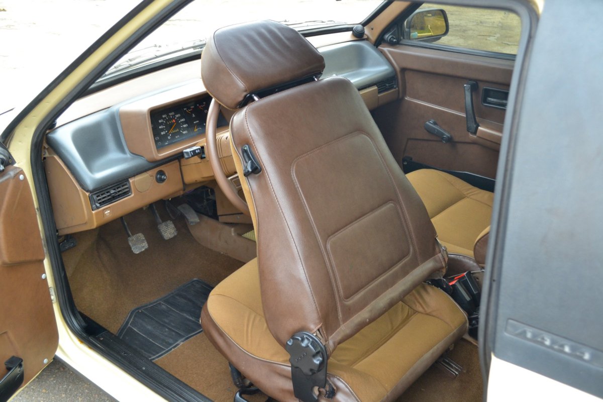 Коричневый салон ВАЗ 2108