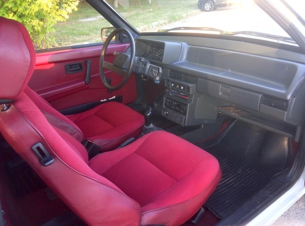 Красный салон метро