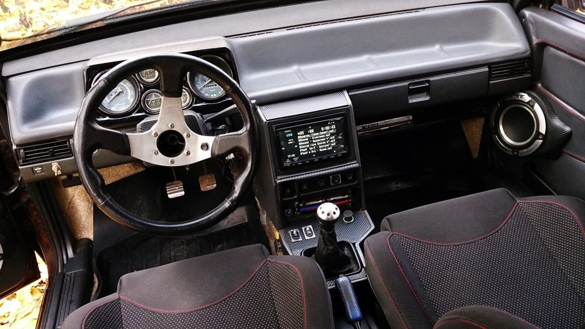 Лада 21083 салон