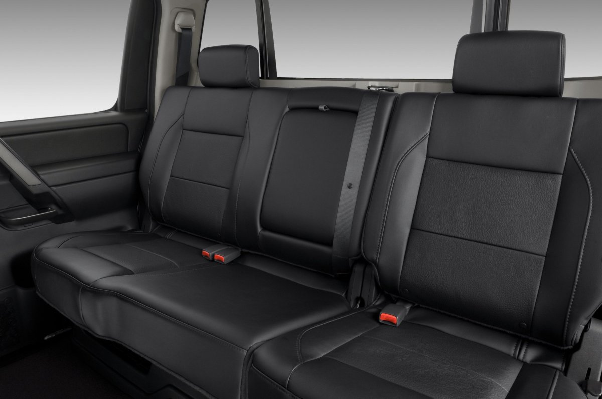 Nissan Frontier задний ряд