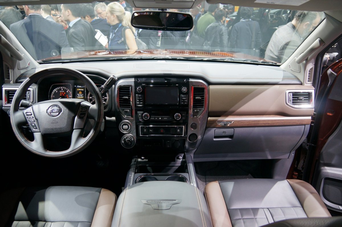 Ниссан Титан микроавтобус