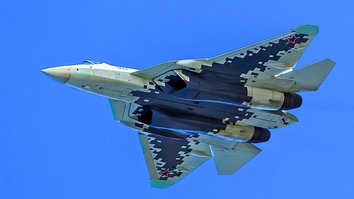 Истребитель пятого поколения Су-57э