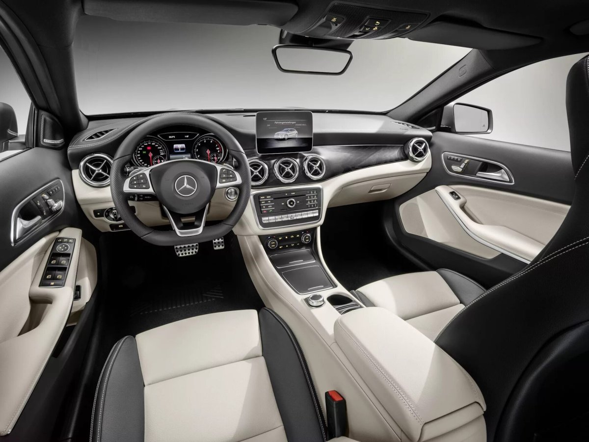 Mercedes-Benz GLA Interior