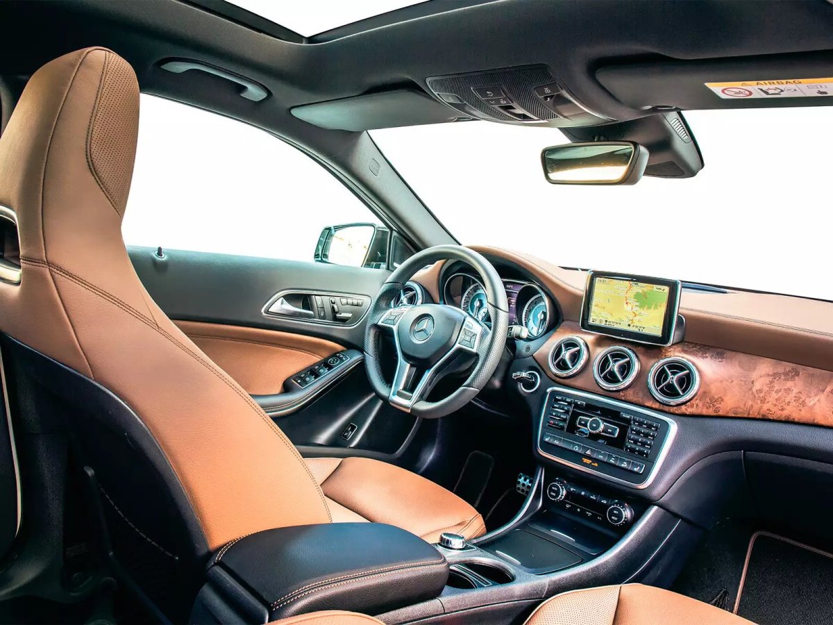 Mercedes-Benz GLA 250 внутри