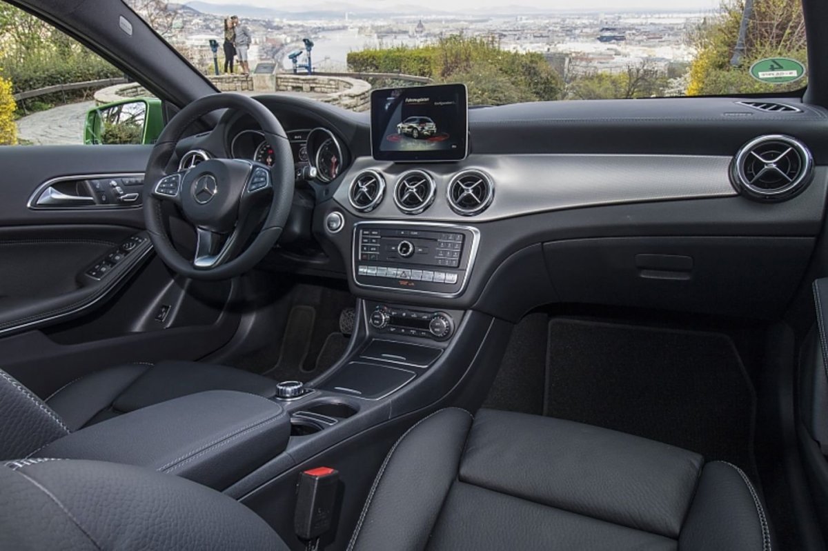 Mercedes Benz GLA 200 4matic