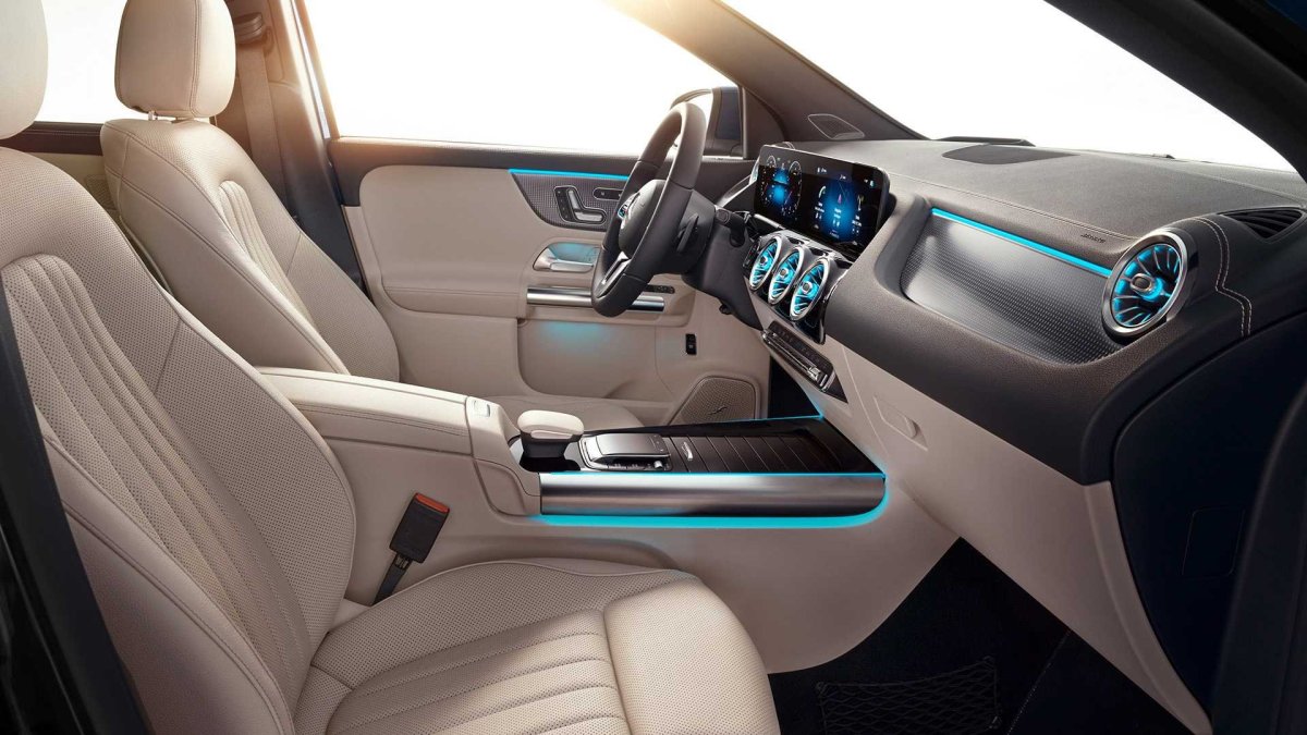 Мерседес Бенц GLA Coupe салон 2020