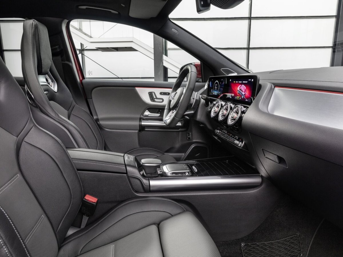 Мерседес GLA AMG 35