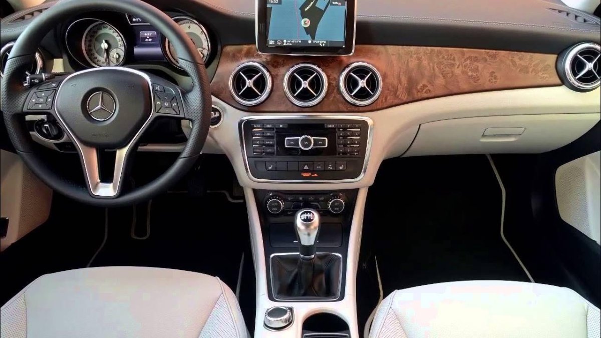 Мерседес GLA 200