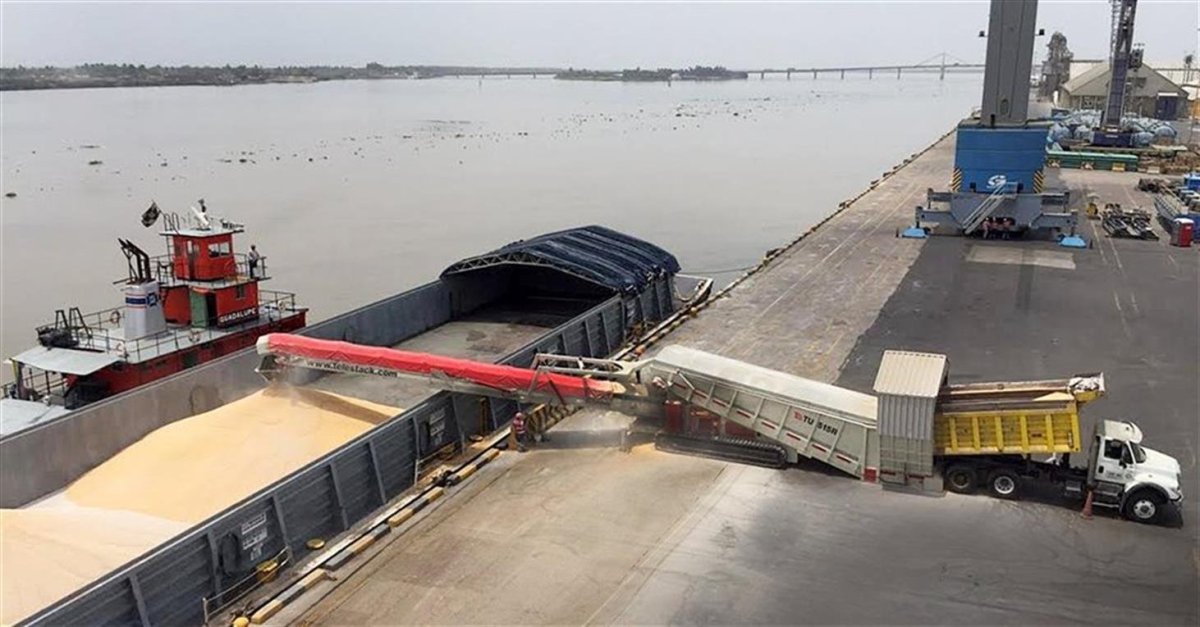 Конвейерный разгрузчик самосвалов