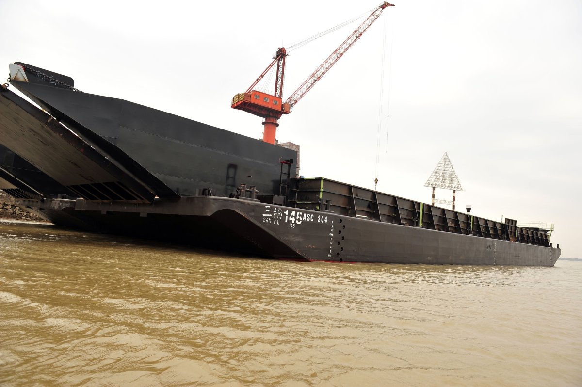 2000 Баржа с аппарелью