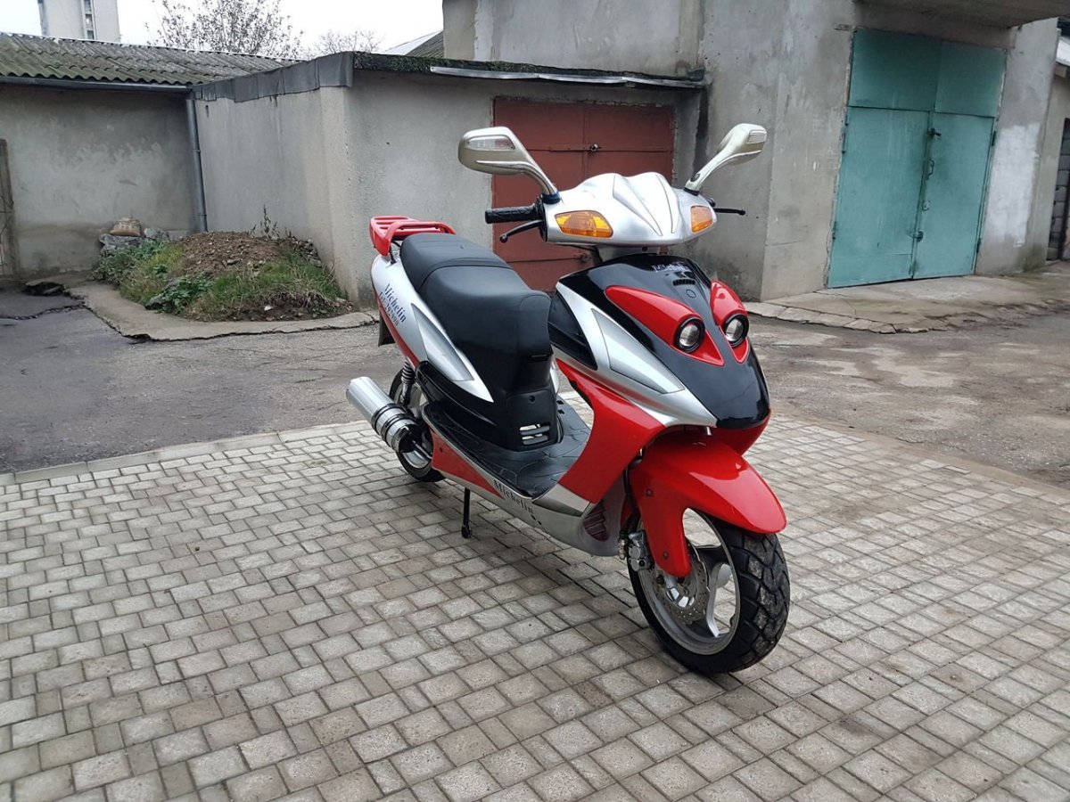 Скутер Storm 50