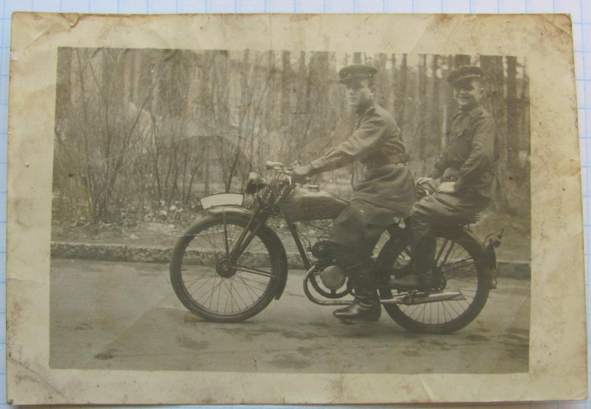 Мото красный октябрь л-300