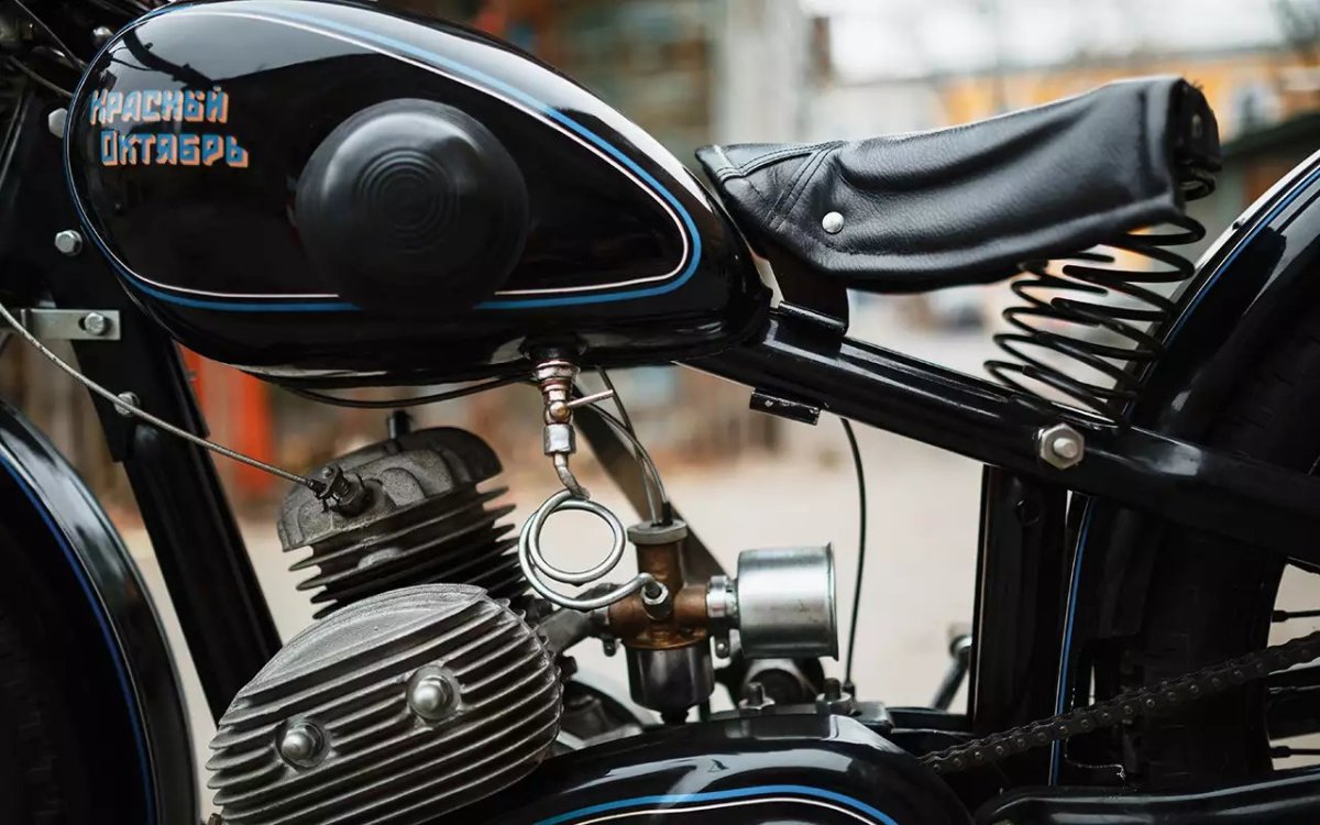 Двигатель мотоцикла л-300 красный октябрь