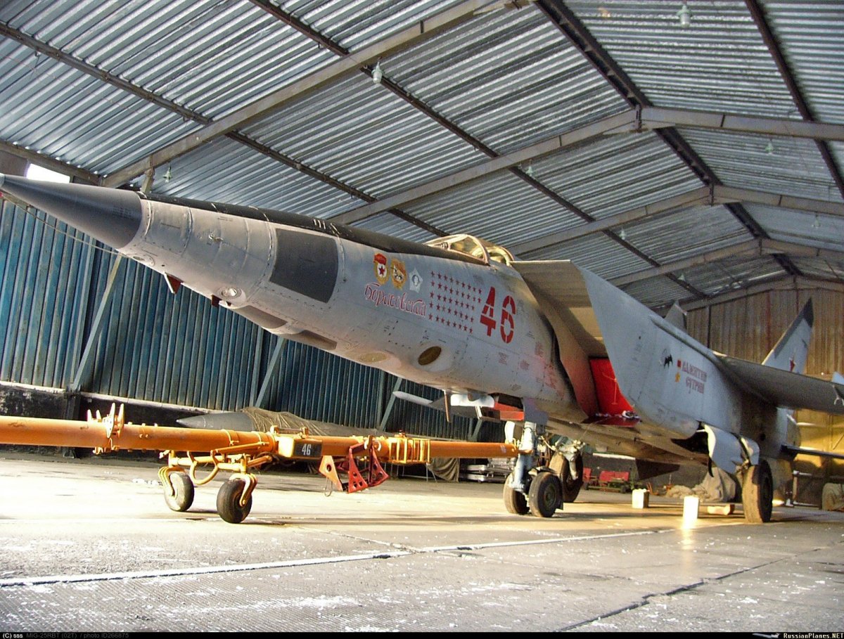 Mig 25
