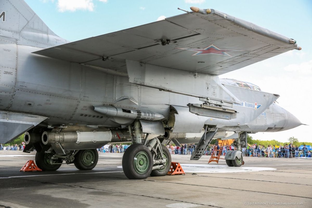 Миг-31бм с ракетами